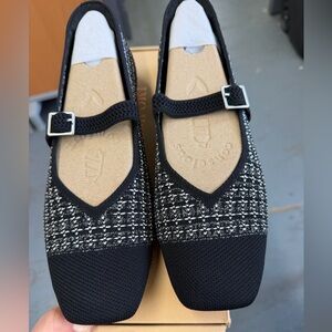 Vivaia shoes size US 9.5